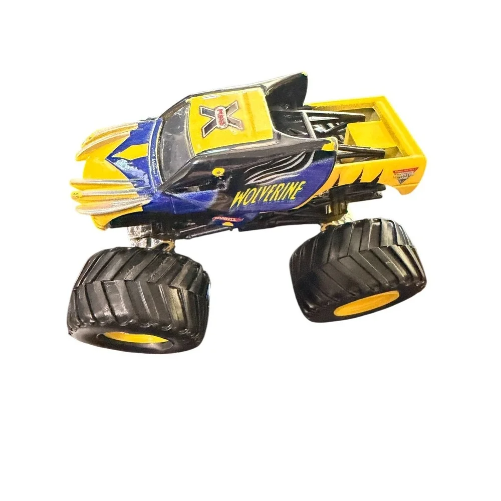 Hot Wheels Monster Jam Wolverine Marvel X-Men 1:64 Yellow Blue Diecast Truck